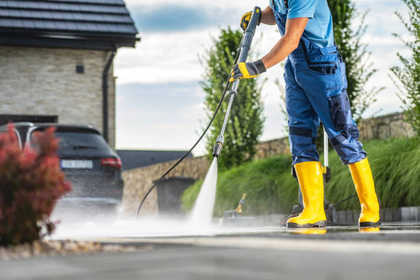 Best Commercial Pressure Washing in Robertsde, AL